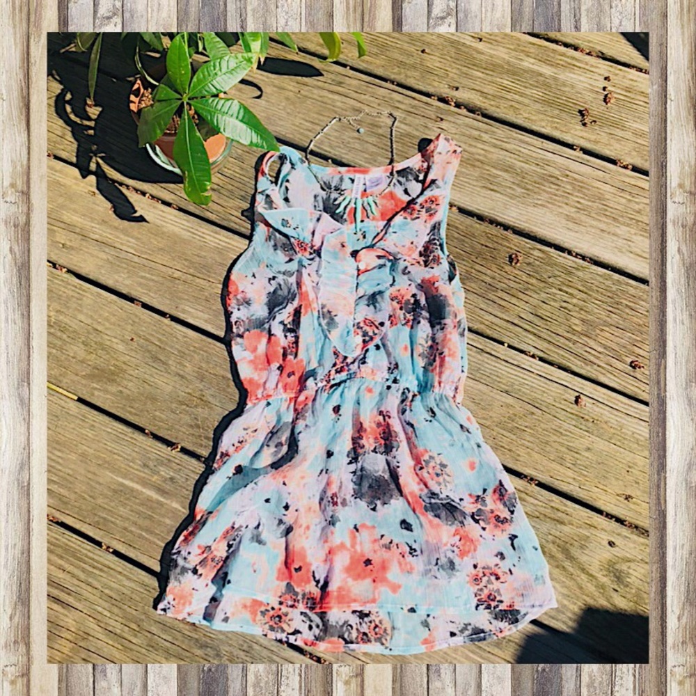🌿{5 for $25} Full Tilt Lightweight Sleeveless Top - Picture 3 of 5